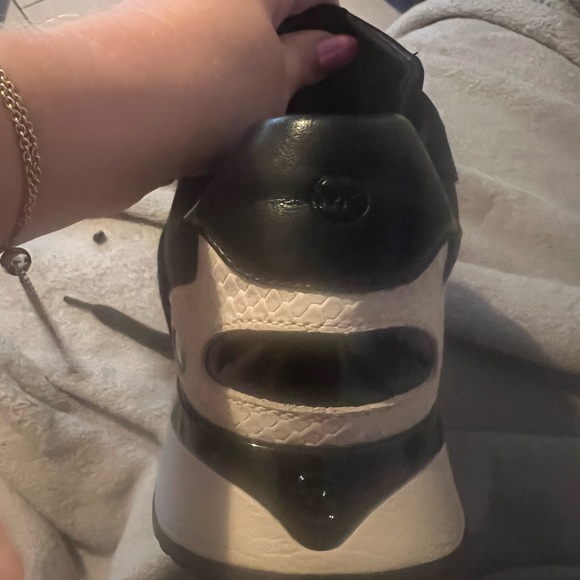 MichAel Kors Running Shoes - Picture 4 of 8